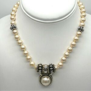 Stocko Vintage Pearl Snap Clasp Necklace
